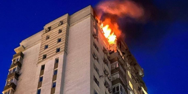 Чергова повітряна атака на Київ, є загиблий і постраждалі (ФОТО)