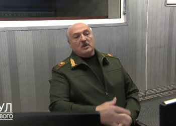 Теж хочуть збивати? Після падіння 4 бортів у Брянській області Лукашенко  перевів ППО у “готовність номер один” (ВІДЕО)