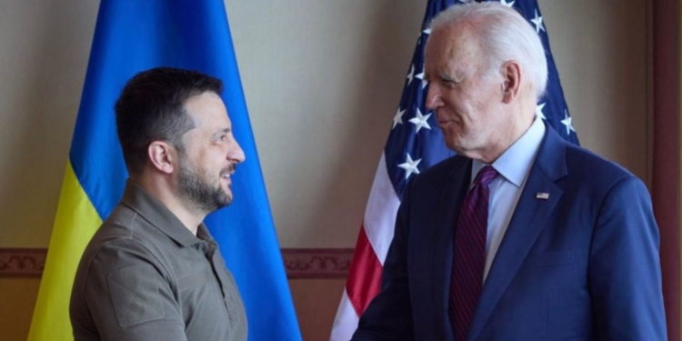 Зеленський в Японії зустрівся з Байденом, Байден повідомив про новий пакет допомоги. Що в ньому (ФОТО)