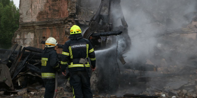 В Дніпрі закінчилась рятувальна операція, на місці знайдені фрагменти тіл
