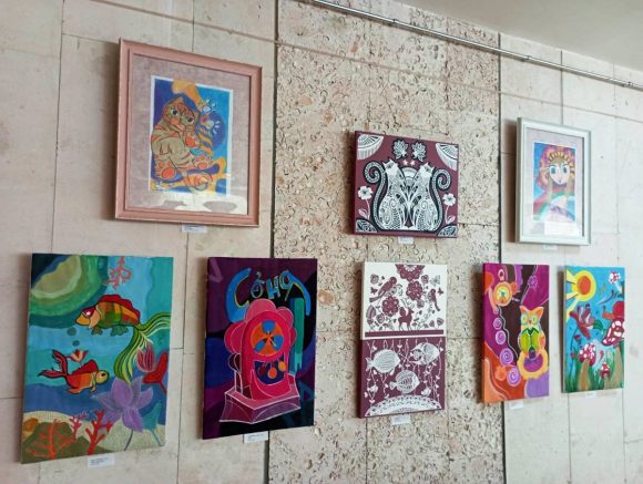 «ArtBOOM»: у Миколаєві презентували виставку робіт юних художників із Первомайська (ФОТО) 25