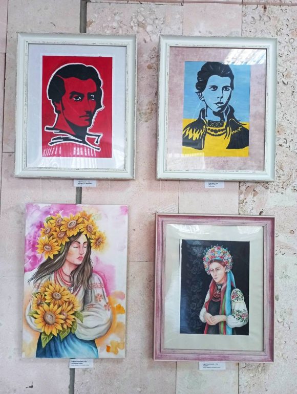 «ArtBOOM»: у Миколаєві презентували виставку робіт юних художників із Первомайська (ФОТО) 27
