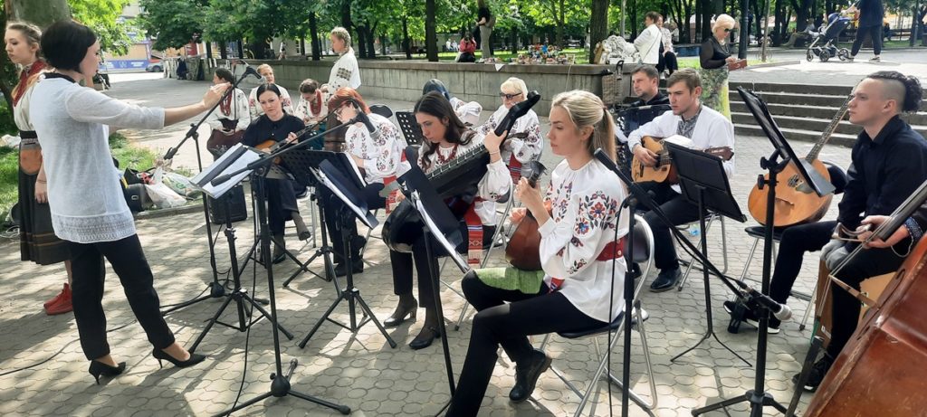 Свято творчості, присвячене Всесвітньому дню вишиванки у Миколаєві, вдалося (ФОТО) 30