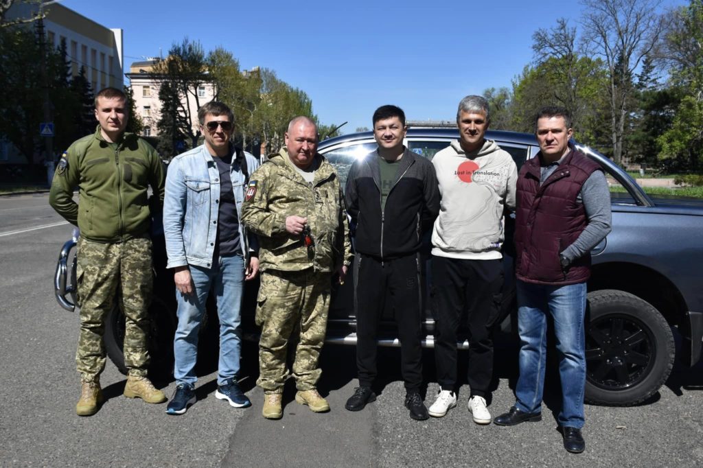 У Миколаєві на потреби воєнного підрозділу Дмитра Марченка благодійники передали автомобіль (ФОТО) 5