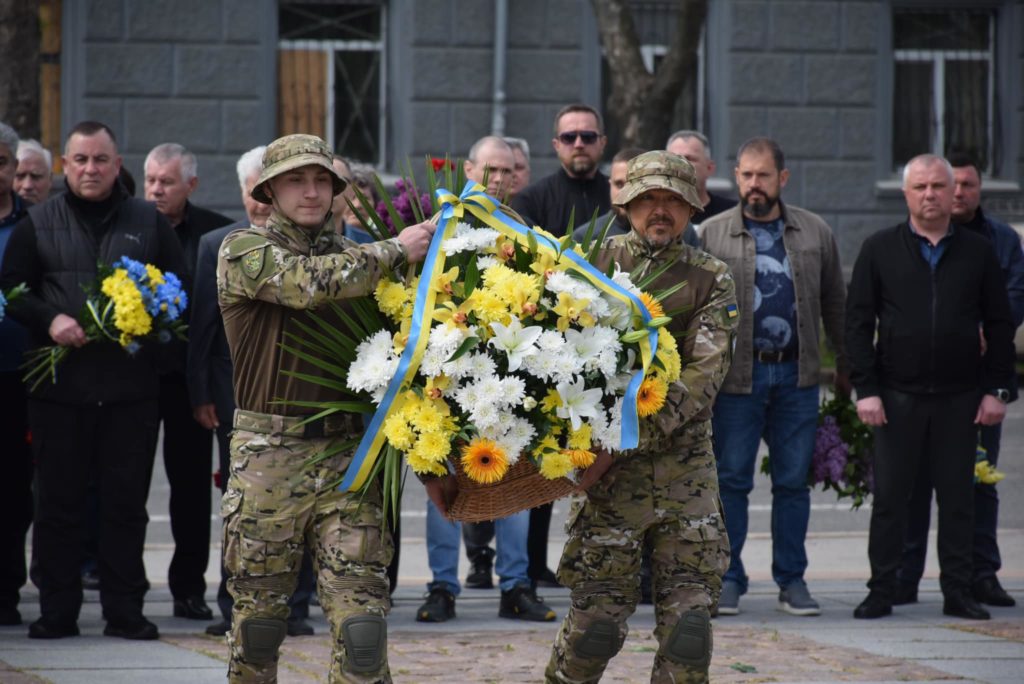 У Миколаєві відзначили День пам’яті та примирення (ФОТО) 8