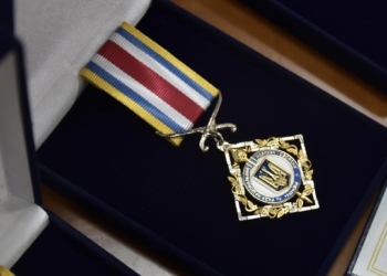 10 медпрацівників Миколаївщини нагороджені відзнакою Ради національної безпеки і оборони України (ФОТО)