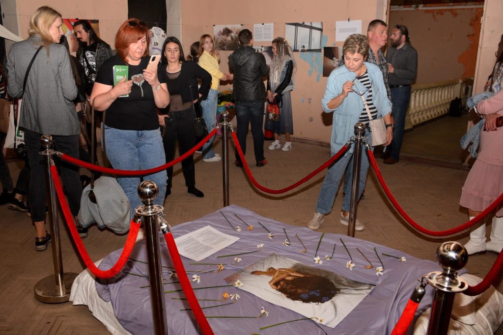 У Миколаєві відкрили фотовиставку, присвячену темі домашнього насилля (ФОТО) 7