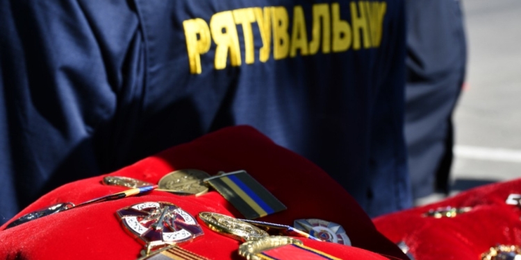 У Миколаєві відбулось прощання з загиблими піротехніками ДСНС (ФОТО)