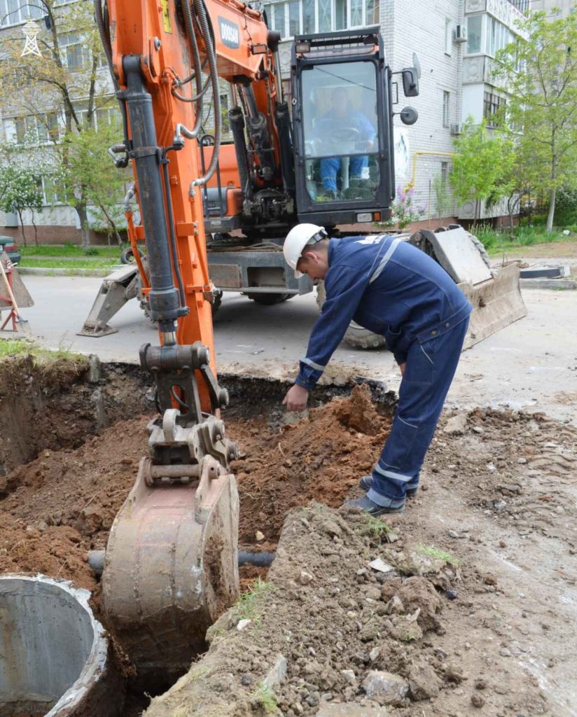 «Миколаївводоканал» замінює на «Північному» 1 км водопровідної мережі – роботи обіцяють завершити до кінця червня (ФОТО) 8