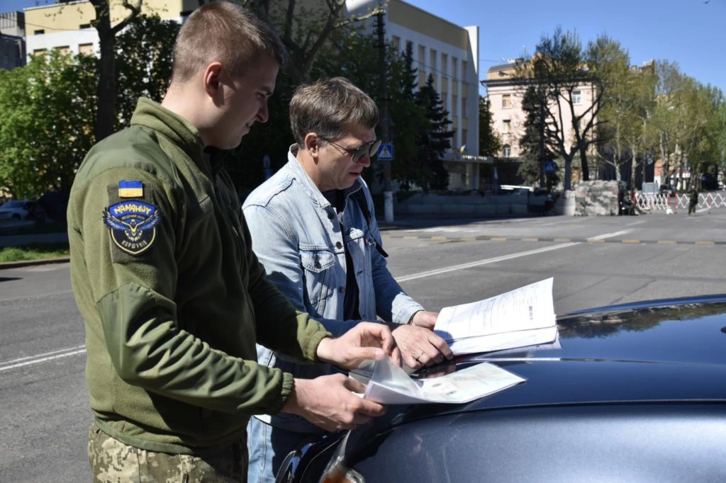 У Миколаєві на потреби воєнного підрозділу Дмитра Марченка благодійники передали автомобіль (ФОТО) 9