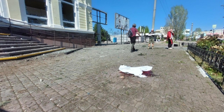 На Херсонщині – вже 21 загиблий внаслідок російських обстрілів. «Світ повинен це бачити та знати» – Зеленський (ФОТО 18+)