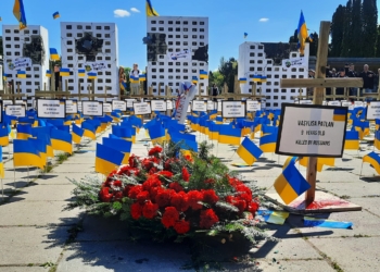 Посол росії у Польщі не дійшов до пам’ятника радянським солдатам в Варшаві, а вшанував пам’ять жертв російської агресії в Україні (ВІДЕО, ФОТО)