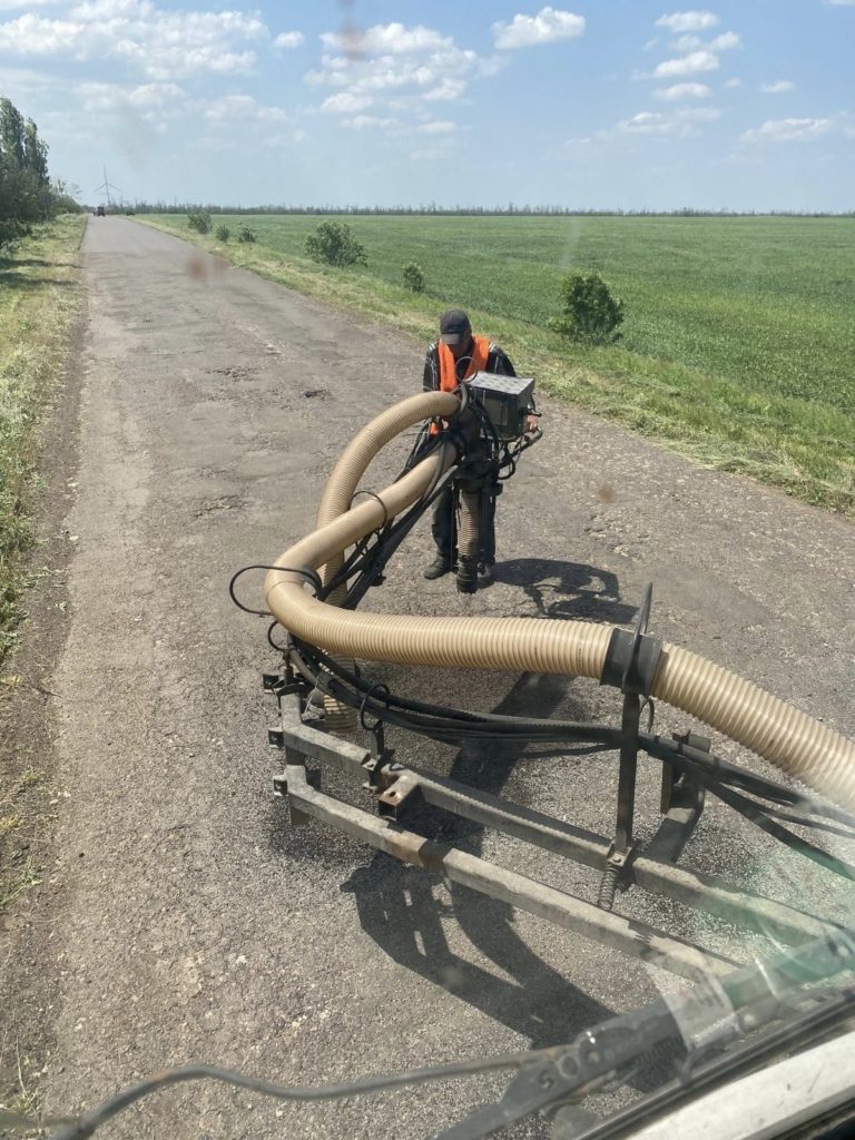 На Миколаївщині ремонтують дороги місцевого значення: що зроблено за тиждень (ФОТО) 10