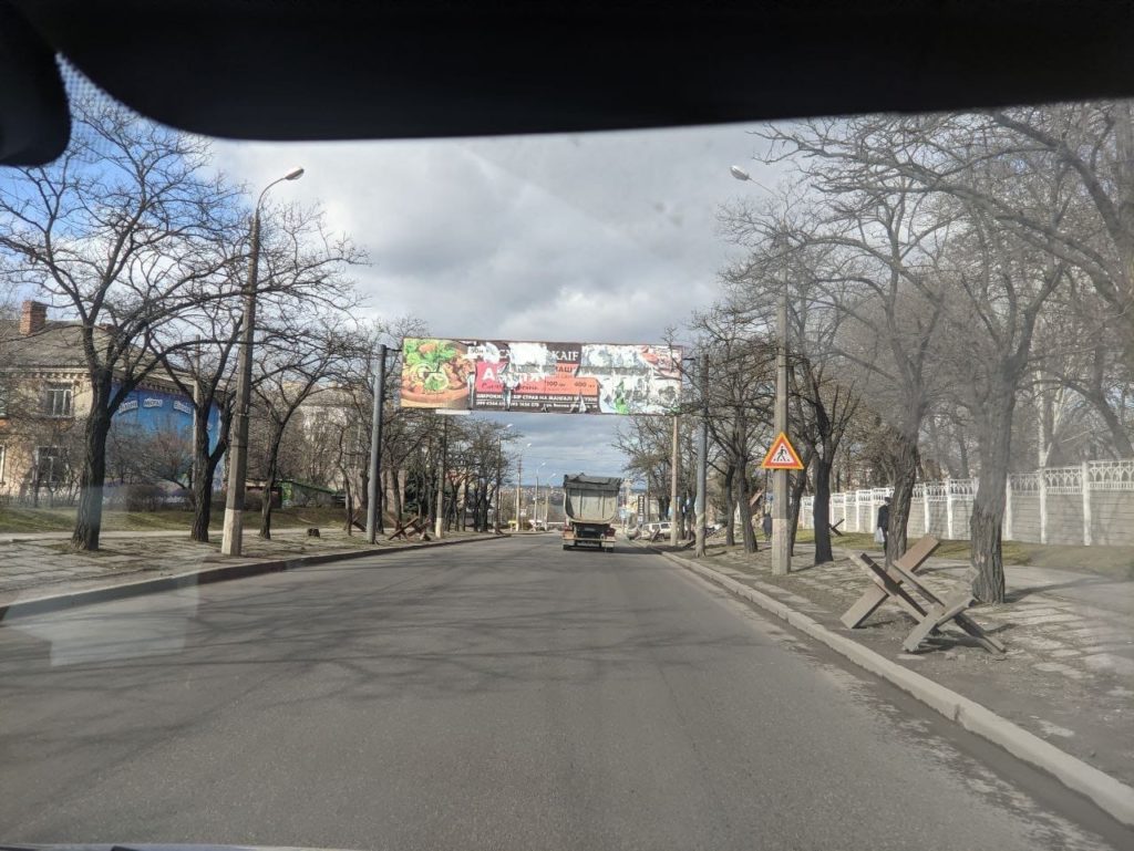 У Миколаєві частину Великої Морської «почистили» від рекламних конструкцій (ФОТО) 11