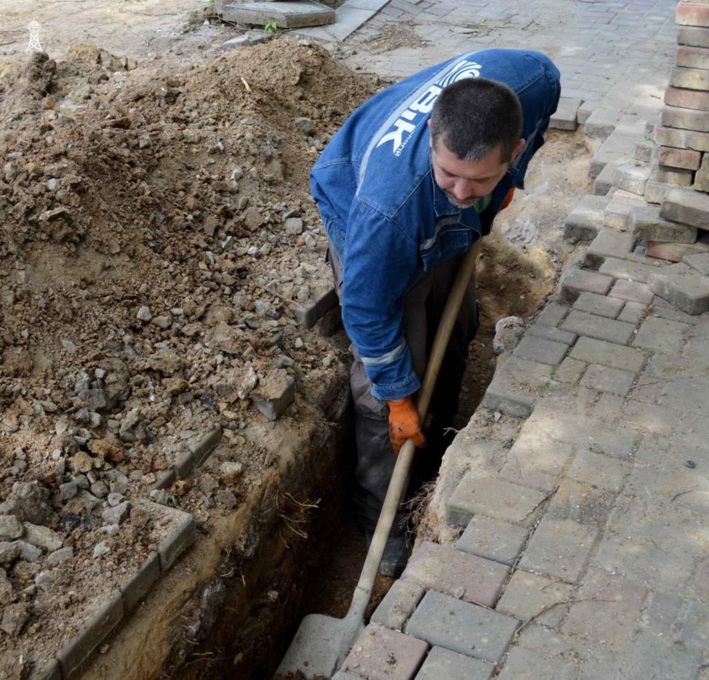 «Миколаївводоканал» замінює на «Північному» 1 км водопровідної мережі – роботи обіцяють завершити до кінця червня (ФОТО) 14