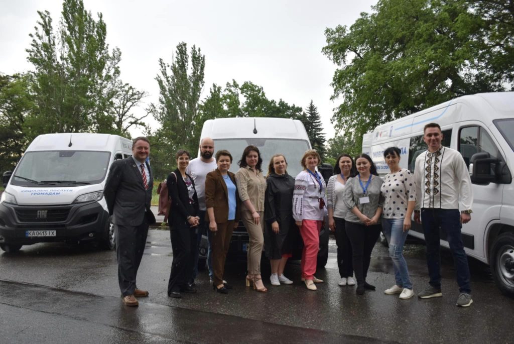 ПРООН і Канада передали три спеціалізовані автомобілі на потреби громад Миколаївщини (ФОТО) 15