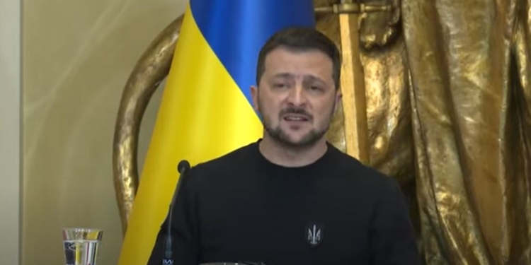 Прибережемо Путіна для трибуналу. Зеленський прокоментував удари дронів по Кремлю (ВІДЕО)