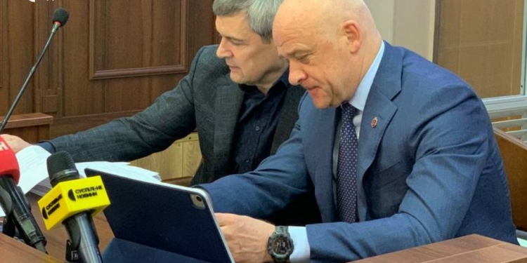 Суд залишив Труханова під вартою з альтернативою застави у 13 млн.грн. (ФОТО)