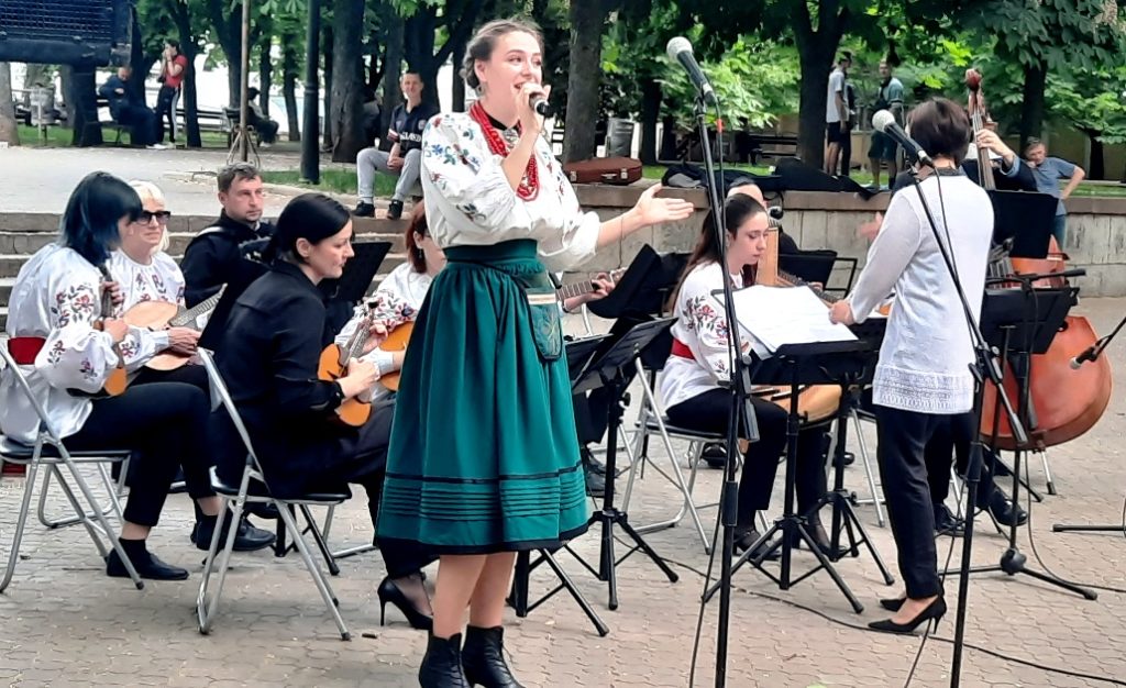 Свято творчості, присвячене Всесвітньому дню вишиванки у Миколаєві, вдалося (ФОТО) 18