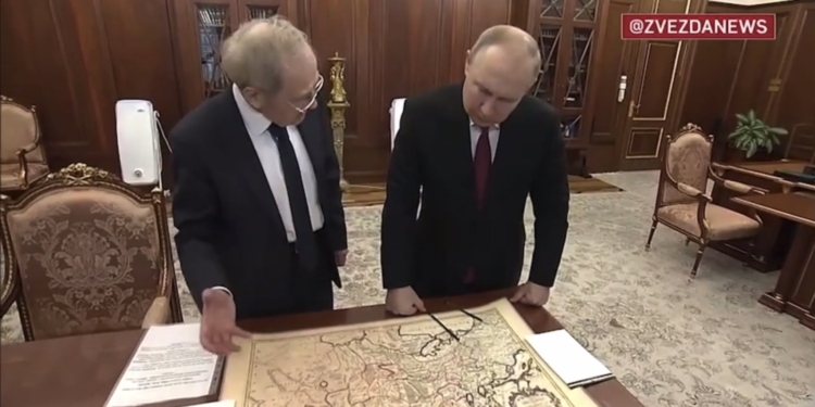 Хворе брехло. Путіну подарували карту, де “ніякої України немає”. Але виявилося, що вона там є. А от чий Сибір…