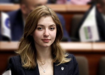 ДТП, донька, батько і наркотики. Політичне сімейство Ар’євих проти прокуратури