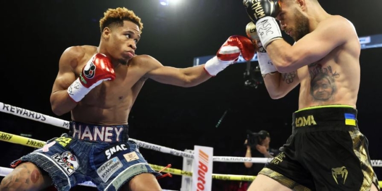 Ломаченко програв Хейні бій за звання абсолютного чемпіона світу (ВІДЕО)