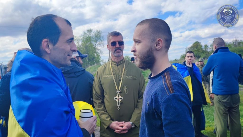 Україна повернула з російського полону 45 захисників "Азовсталі" (ФОТО) 8