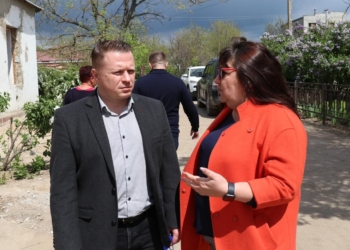 Антон Табунщик оглянув розбиту війною дорогу Миколаїв-Станіслав-Херсон – треба ремонтувати якнайшвидше (ФОТО, ВІДЕО)