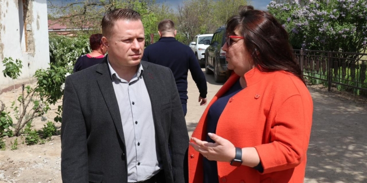 Антон Табунщик оглянув розбиту війною дорогу Миколаїв-Станіслав-Херсон – треба ремонтувати якнайшвидше (ФОТО, ВІДЕО)