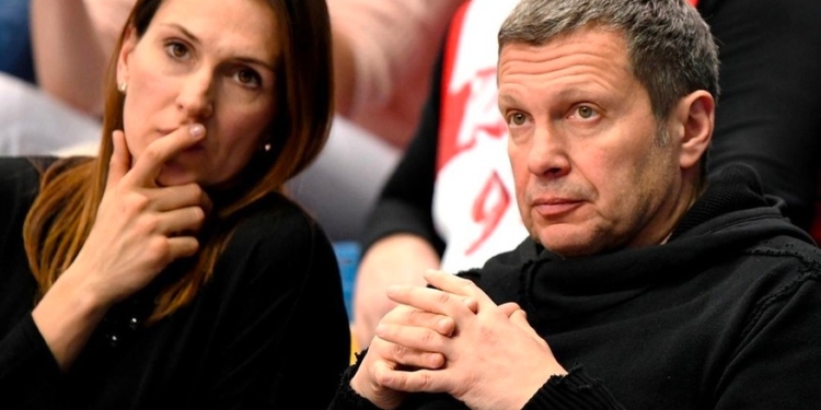 У моралізатора і американофоба пропагандиста Соловйова – таємна сім’я, у дітей та їх матері – громадянство США