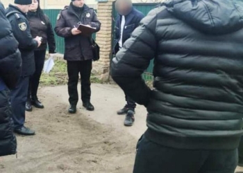 На Миколаївщині кіберполіцейські викрили онлайн-шахрайку, яка продавала неіснуючий одяг, – вона обдурила більше 40 громадян (ФОТО)