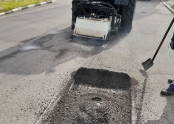 У Миколаєві розпочали аварійний ямковий ремонт доріг Корабельного району (ФОТО)