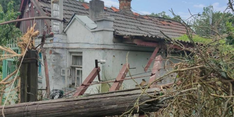 Наслідки сьогоднішнього ранкового обстрілу Очакова – постраждали житлові будинки та інфраструктура (ФОТО)