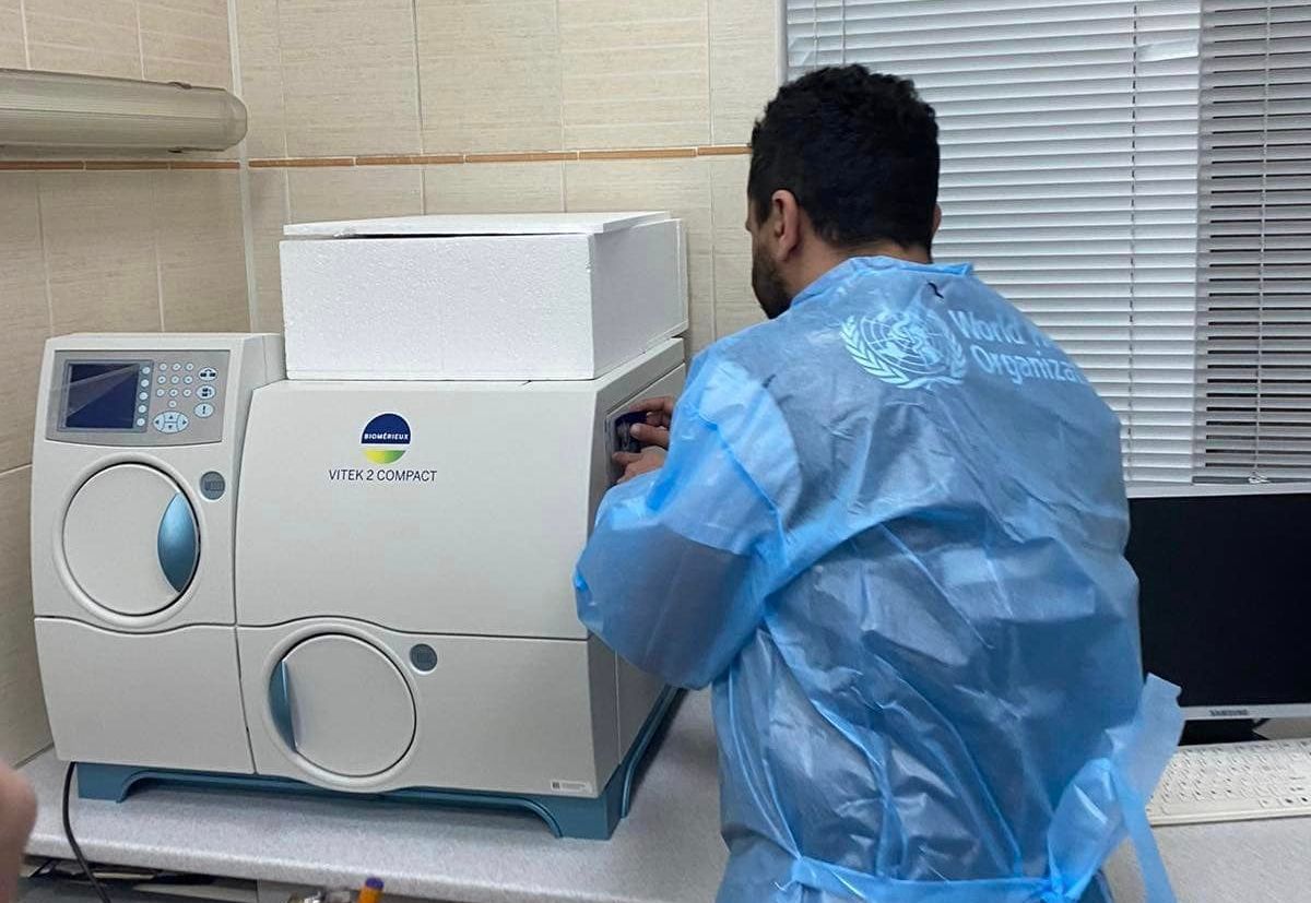 Нещодавно відкрита централізована бактеріологічна клініко-діагностична лабораторія у Миколаєві отримала обладнання від ВООЗ (ФОТО)