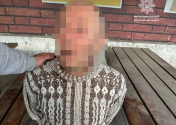 У Миколаєві патрульні затримали чоловіка, який наніс іншому чоловіку ножове поранення шиї (ФОТО)