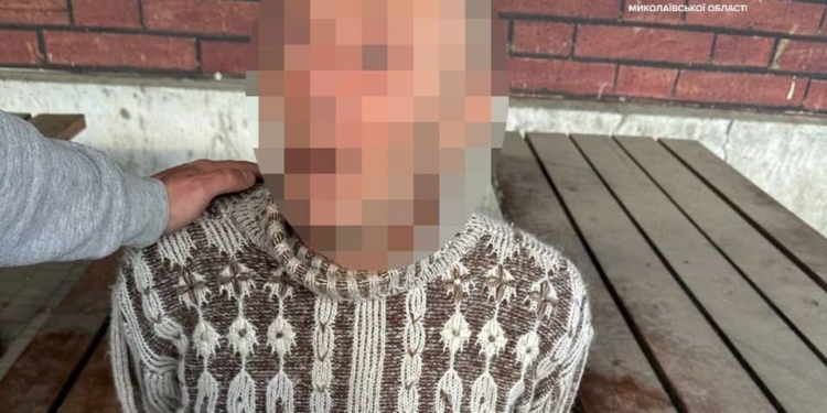 У Миколаєві патрульні затримали чоловіка, який наніс іншому чоловіку ножове поранення шиї (ФОТО)