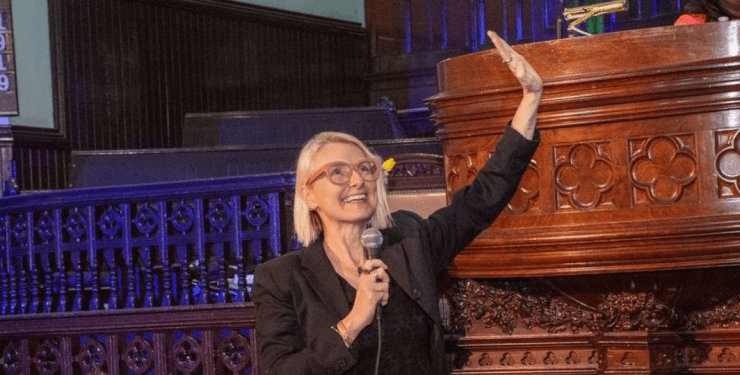 Авторка бестселеру “Їсти, молитися, кохати” скасувала вихід своєї нової книги про росіян