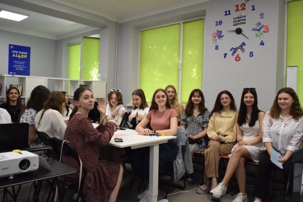 У Миколаєві запрацювали пʼять цифрових освітніх центрів для школярів (ФОТО) 1
