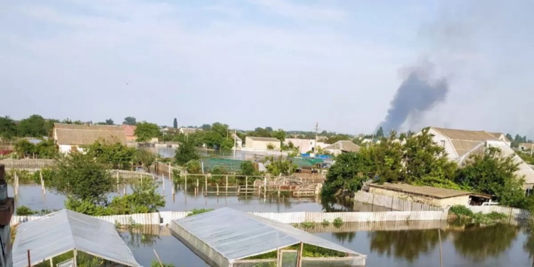 Російські окупанти не випускають людей з затоплених на 90% Олешків – мер