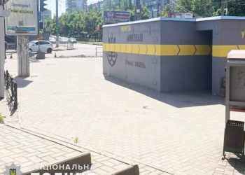У Миколаєві двоє молодиків з сусідньої області сильно побили 33-річного містянина у зупинці-укритті (ФОТО)