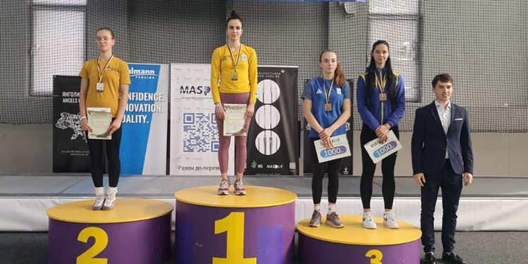 На чемпіонаті України U-23 з фехтування на шаблях Олександра Бондар і Богдан Боговін зробили золотий дубль для Миколаєва (ФОТО)