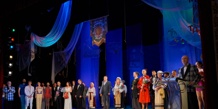 «Фанфари під завісу»: Миколаївський муздрам підводить підсумки 96-го театрального сезону (ФОТО)