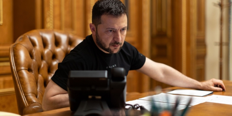 Фронт та бригади наступу: про що говорили на засіданні Ставки