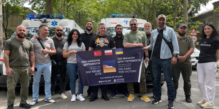 Снігурівська громада Миколаївщини отримала від благодійників два спецавтомобілі та вироби медичного призначення (ФОТО)