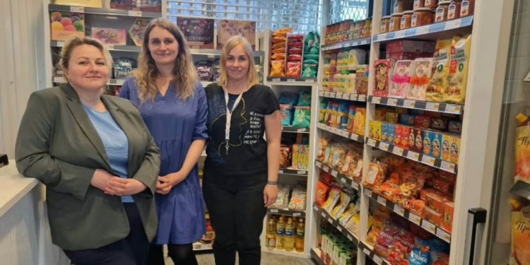 «Сопілка»: у Фінляндії відкрився перший магазин українських продуктів, який відкрили три родички-українки (ФОТО)