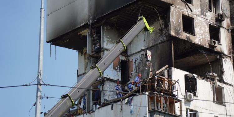 Вибух в київський багатоповерхівці: деблоковано тіло третьої загиблої людини (ФОТО)