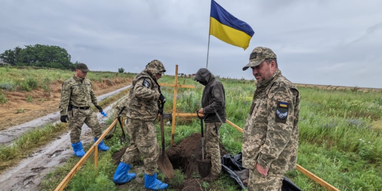 На щиті: як відбувається пошук загиблих героїв на Миколаївщині та Херсонщині (ФОТО)