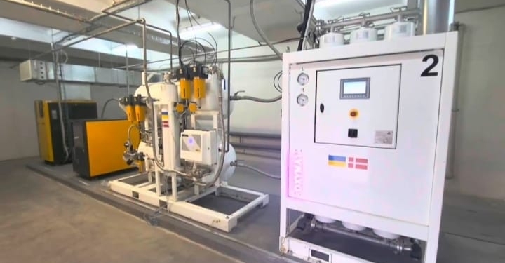 На Миколаївщині почала працювати киснева станція, яка виробляє кисень з повітря (ВІДЕО)