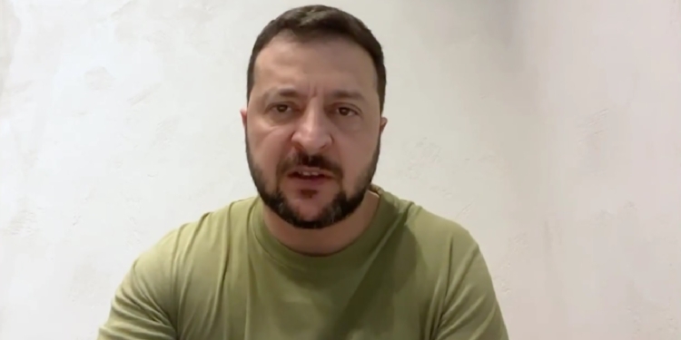 «Безпека східного флангу Європи тримається лише на нашій обороні»: Зеленський про сьогоднішній день і події в росії (ВІДЕО)