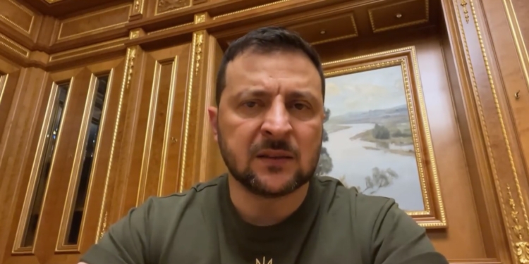 «росія заслуговує тільки на поразку і трибунал» – звернення Зеленського після удару росіян по Краматорську в роковини теракту у Кременчуці (ВІДЕО)